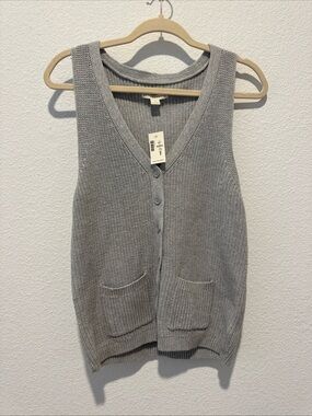 NWT Aeropostale Light Gray V-Neck Button-Front Knit Sweater Vest Women’s Large